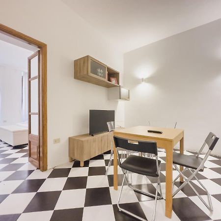 Appartement Domus Sant'Elena 2 à Rome Extérieur photo